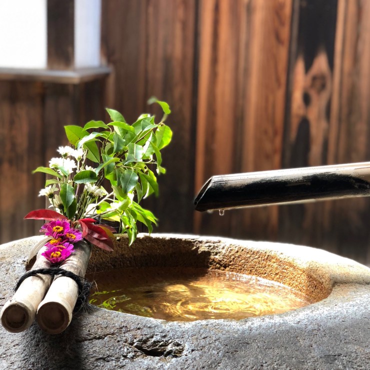 Fontaine dans le jardin d’une maison