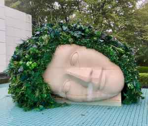 La Pleureuse de Francois-Xavier and Claude Lalanne (1986)