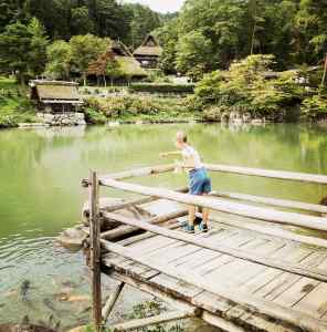 Vue du lac, village de Hida