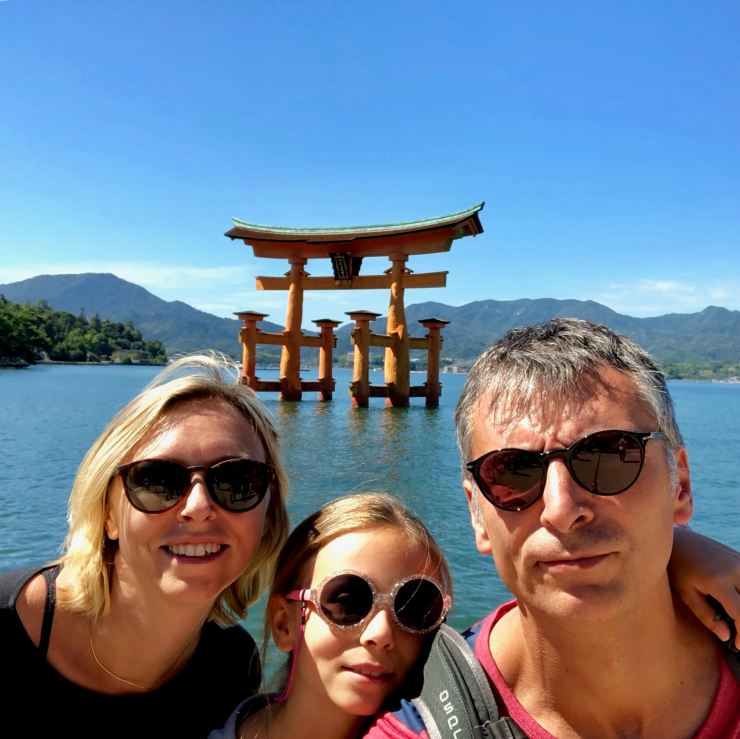 Selfie devant le Grand Torii de Miyajima