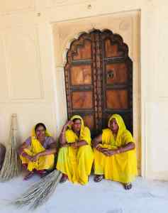 Femmes de ménage faisant une pause - Amber Palace - Rajasthan - Inde