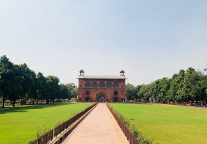 Jardins du Fort Rouge et Porte du Tambour - Delhi - Inde