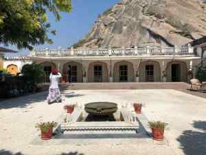 Cours d'accueil de notre palais - Narlai - Rajasthan - Inde