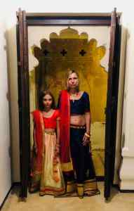 Vêtues des tenues traditionnelles - Narlai - Rajasthan - Inde