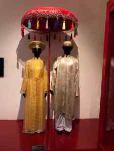 Tenue de Mariage traditionnelle - Musée des femmes - Hanoi - Vietnam