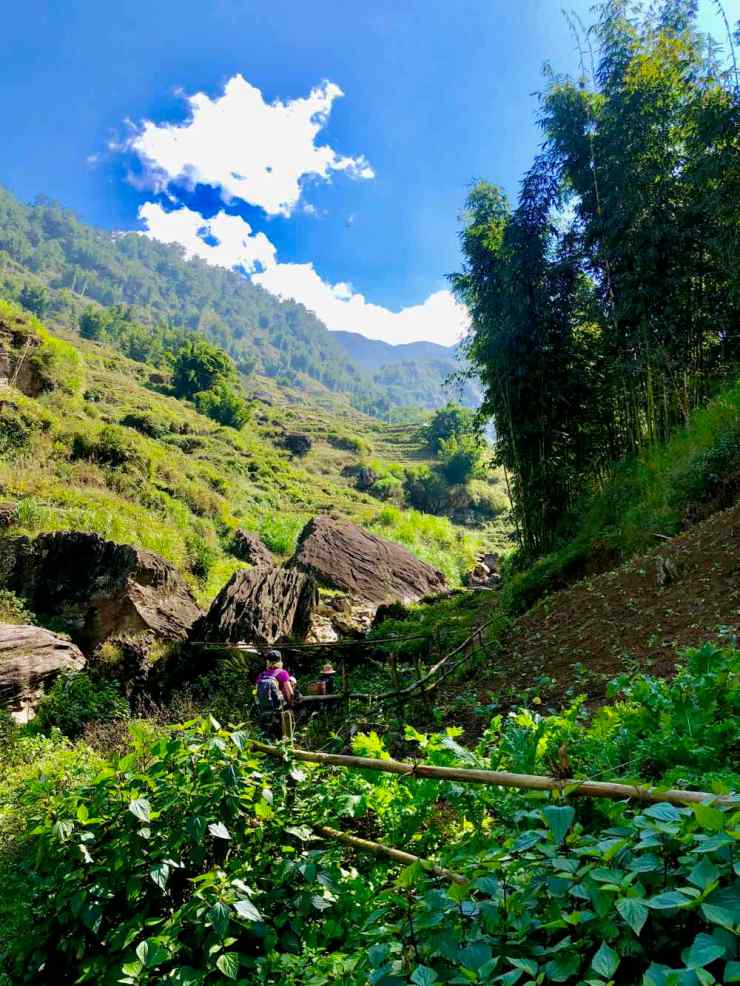 Traversée du pont en bambous - Région de Sapa - Vietnam