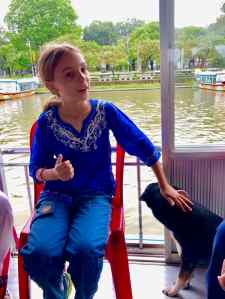 Eden dans le bateau-dragon sur la rivière aux parfums - Hue - Vietnam