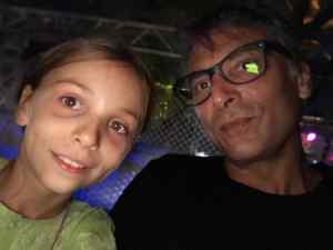 Quand ton père t'emmène en boite - 1-Altitude - Singapour