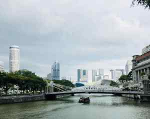 La rivière Singapour et au fond, la City - Singapour