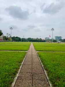 Esplanade entre le Mausolée d'Ho Chi Minh et le Parlement - Hanoi - Vietnam
