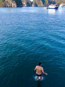 Geoffrey marche sur l'eau ! - Baie d'Halong - Vietnam