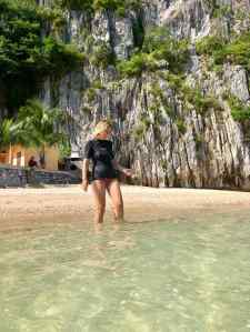 Bain de mer dans la baie d'Halong - Vietnam