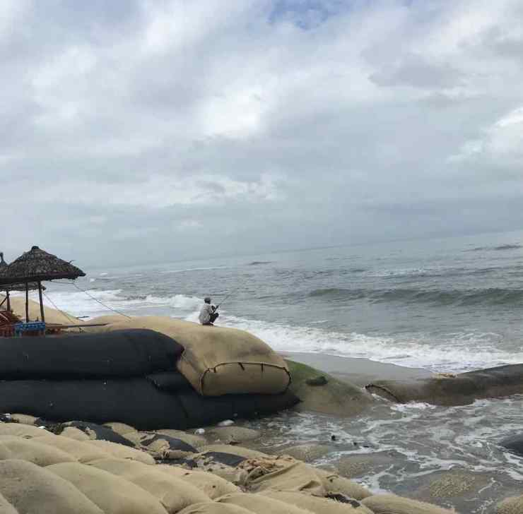 Plage de Hoi An dévastée par les flots _ Vietnam