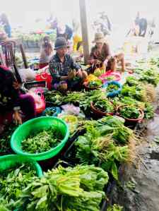 Herbes fraiches sur le marché de Hoi An - Vietnam