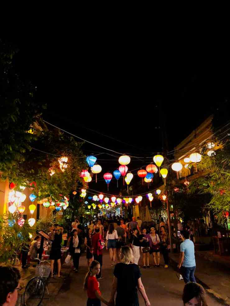 Ambiance de rue le soir - Hoi An - Vietnam