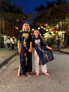 Dans nos belles tenues traditionnelles - Hoi An - Vietnam