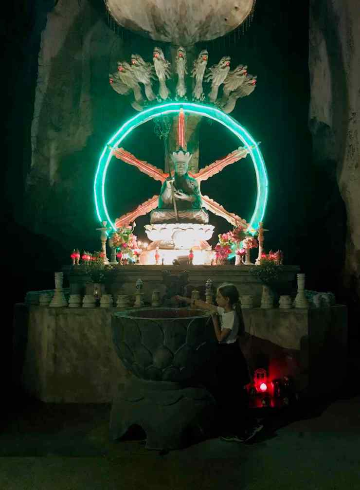 Bouddha illuminé - Montagne de marbre - Da Nang - Vietnam