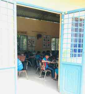 Eleves studieux - Ecole autour de Can Tho - Vietnam