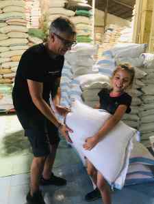 Sont lourds ces sacs de riz ! - Can Tho - Vietnam