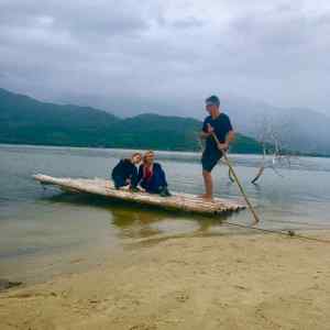 Allez, on part en radeau - Lagune - Région de Da Nang - Vietnam