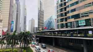 Verticalité d'une ville multi-niveaux - Hong-Kong