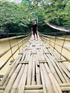 Geoffrey sur le pont de Tibao - Bohol - Philippines