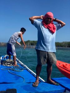 Il a pas l'air de pirates notre équipage ? - Sur la Bangka pour rejoindre la mangrove - Pangangan Island - Bohol - Philippines