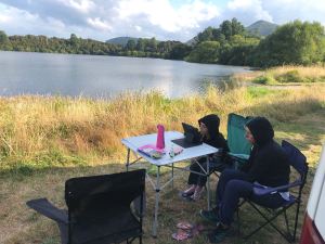 Leçons devant le petit lac, près de Wai O Tapu - Nouvelle-Zélande