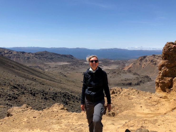 Juliette devant le Mordor -Tongariro Alpine Crossing - Nouvelle-Zélande