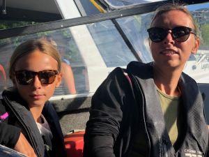 Dans le bateau, derrière le tracteur - En route pour Bark Bay - Parc Abel Tasman - Nouvelle-Zélande