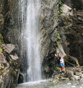 Jolie cascade lors de la marche vers le Franz Joseph Glacier - Nouvelle-Zélande