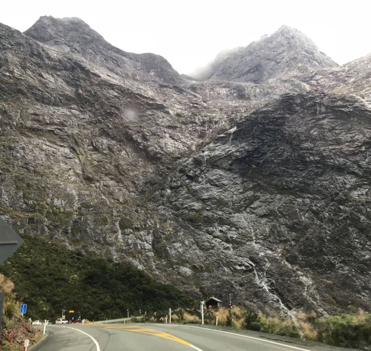 L'entrée du Hommer Tunnel - sur la route du Milford Sound - Fjordland - Nouvelle-Zélande
