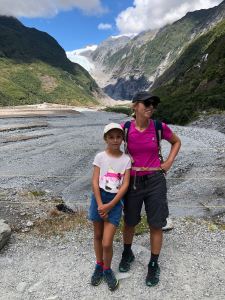 Les filles devant le glacier Franz Joseph - Nouvelle-Zélande
