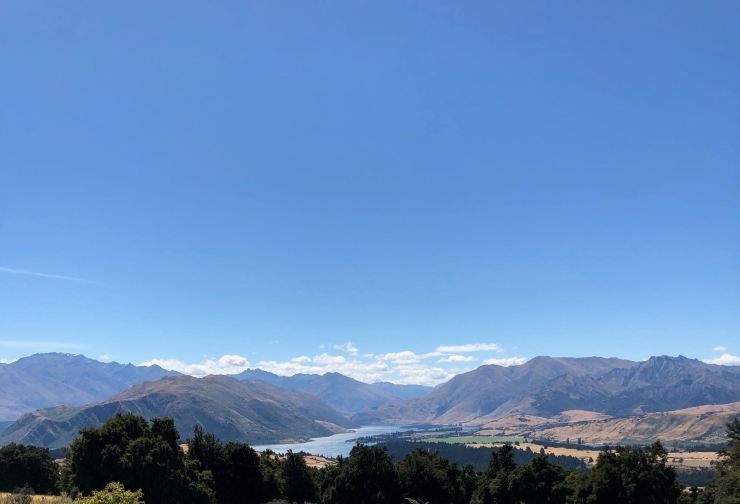 Vue sur la vallée de Wanaka depuis le sommet de l'Iron Track - Nouvelle-Zélande