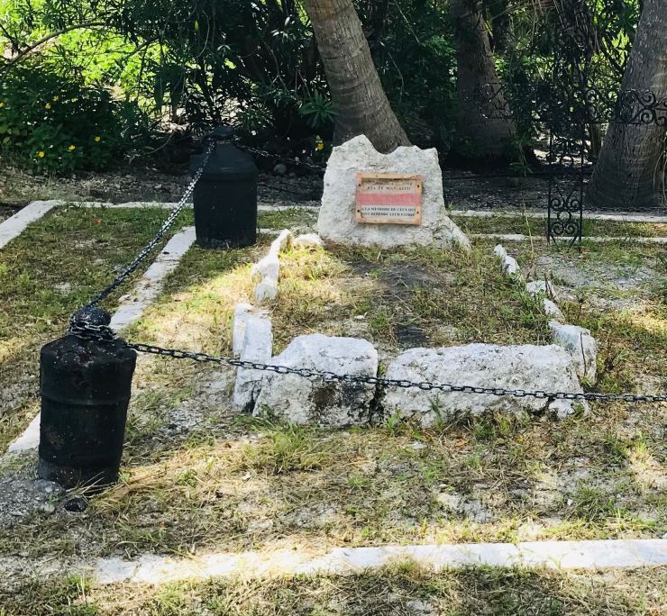 Tombe de capitaine au long cours - Huahine - Polynésie