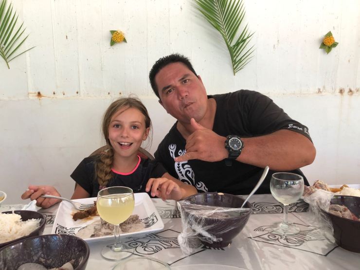 Eden et Pifa chez Marie-Antoinette - Hiva Oa - Iles Marquises - Polynésie