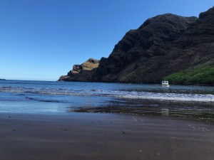 Retour sur la plage de la baie d'Hakaui - Nuku Hiva - Iles Marquises - Polynésie