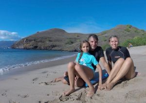 Portrait de famille sur la plage - Tahuata- Iles Marquises - Polynésie