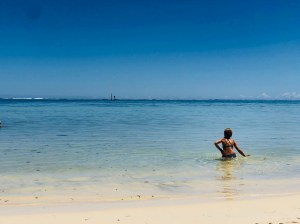 Baignade dans le bleu ! - Moorea - Polynésie
