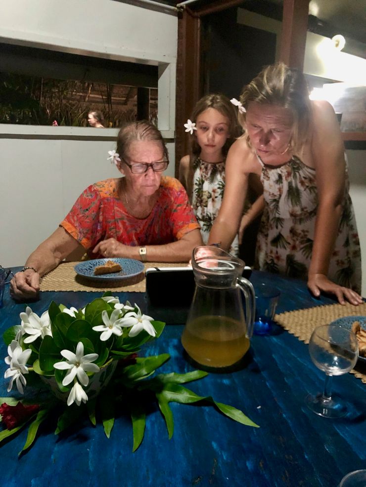 Après le dîner chez Flora - Comment fonctionne Molotov ? - Polynésie