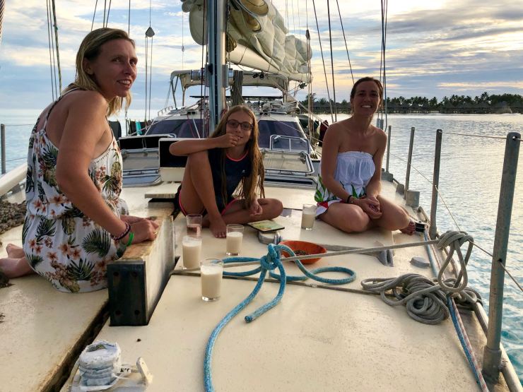 Apero de luxe sur le pont - Bora Bora - Polynésie