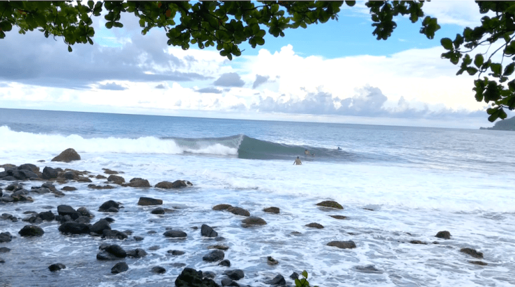Plage de surfeurs - Tahiti - Polynésie