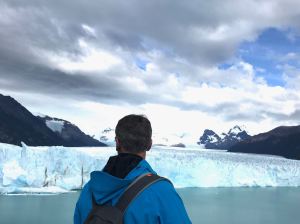 Geoffrey en admiration devant le Perito Moreno - Parc National "Los Glaciares" - Argentine