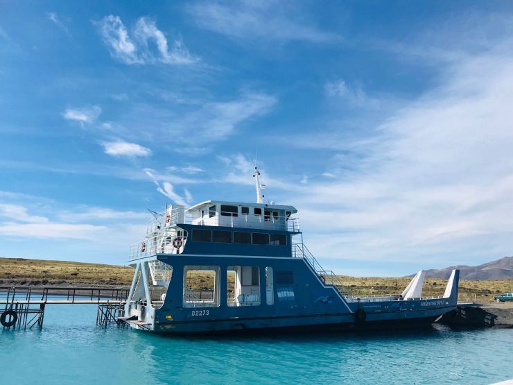 Heu, il est pas un peu bas de bac ? - Lago Argentino - Parc National "Los Glaciares" - Argentine