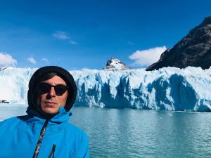Pose devant le Glacier Spegazzini - Parc National "Los Glaciares" - Argentine