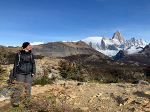 Juliette, émue devant le Fitz Roy - El Chaltén - Argentine