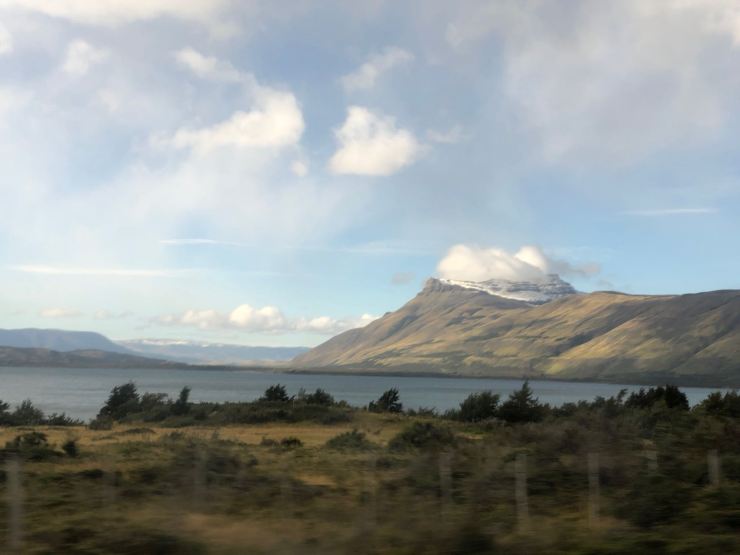 A travers la vitre... - Torres del Paine - Patagonie - Chili