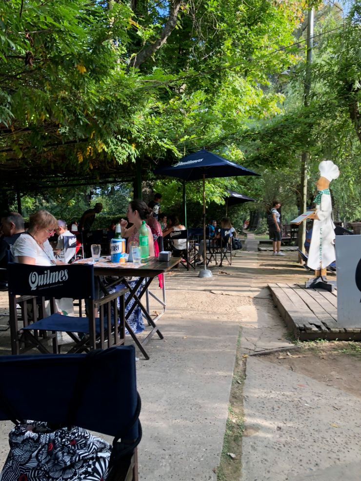 Au restaurant, comme dans les guinguettes - Tigre - Argentine
