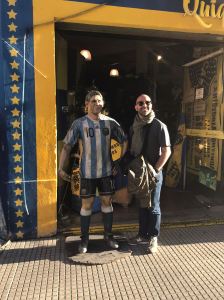 Eric devant la Bombonera - La Boca - Buenos Aires - Argentine