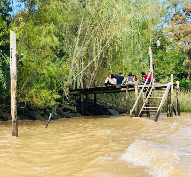 Entre potes au bord de l'eau - Tigre - Argentine